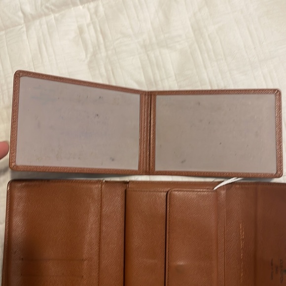 LV wallet - Picture 9 of 11